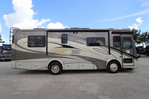 2011 Tiffin Motor Homes Breeze 28BR