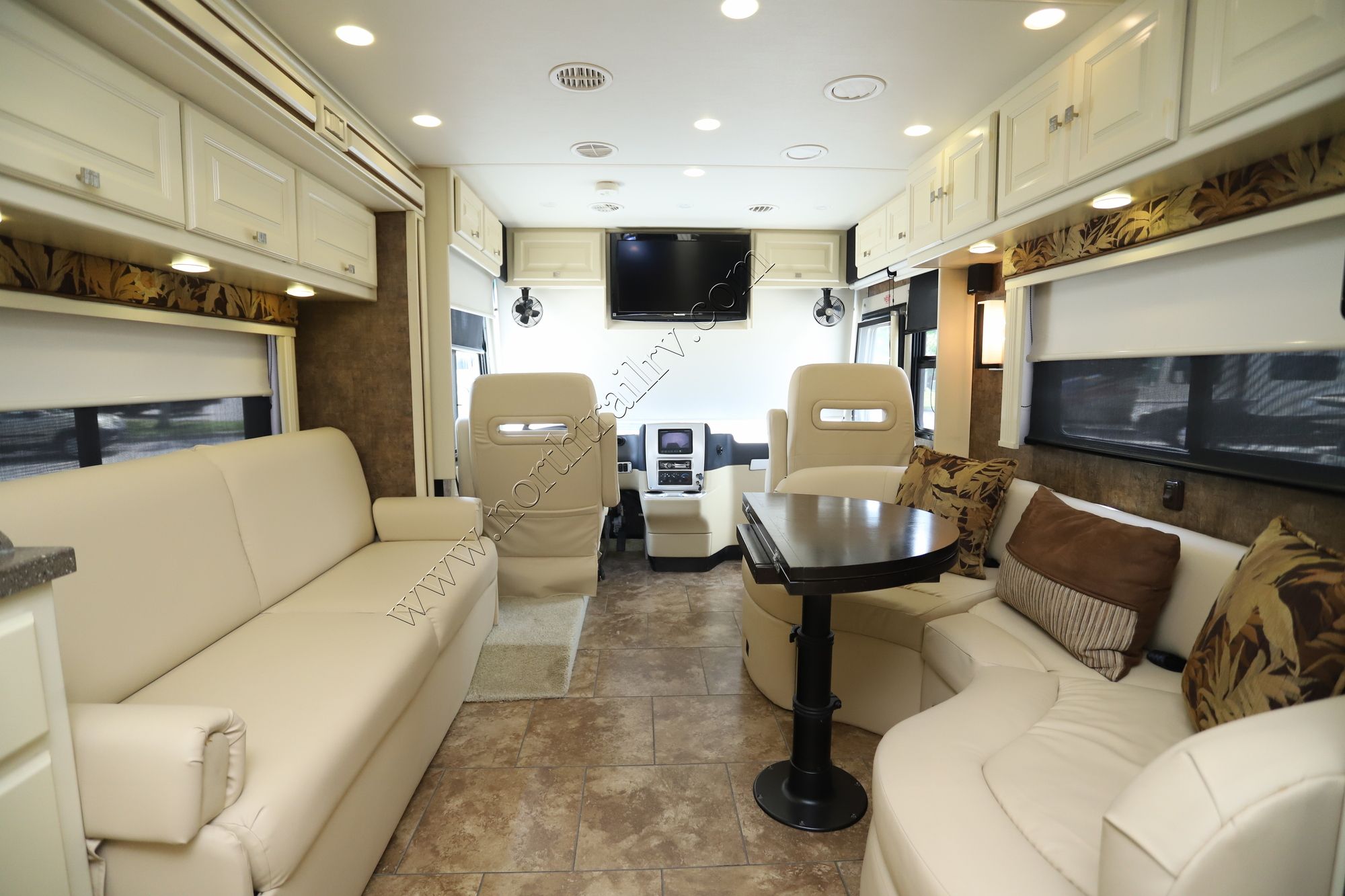 Used 2011 Tiffin Motor Homes Breeze 28BR Class A  For Sale