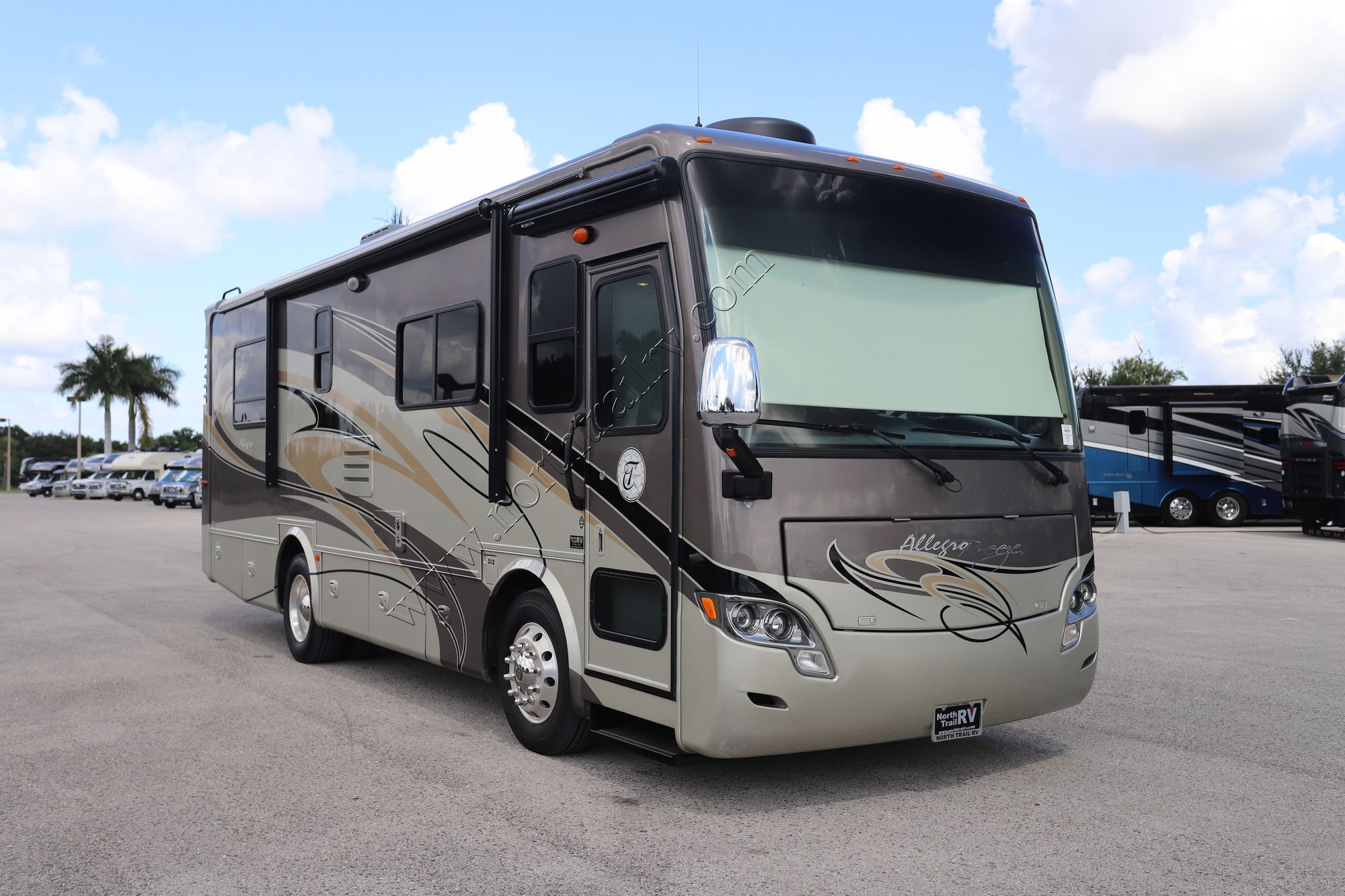 Used 2011 Tiffin Motor Homes Breeze 28BR Class A  For Sale