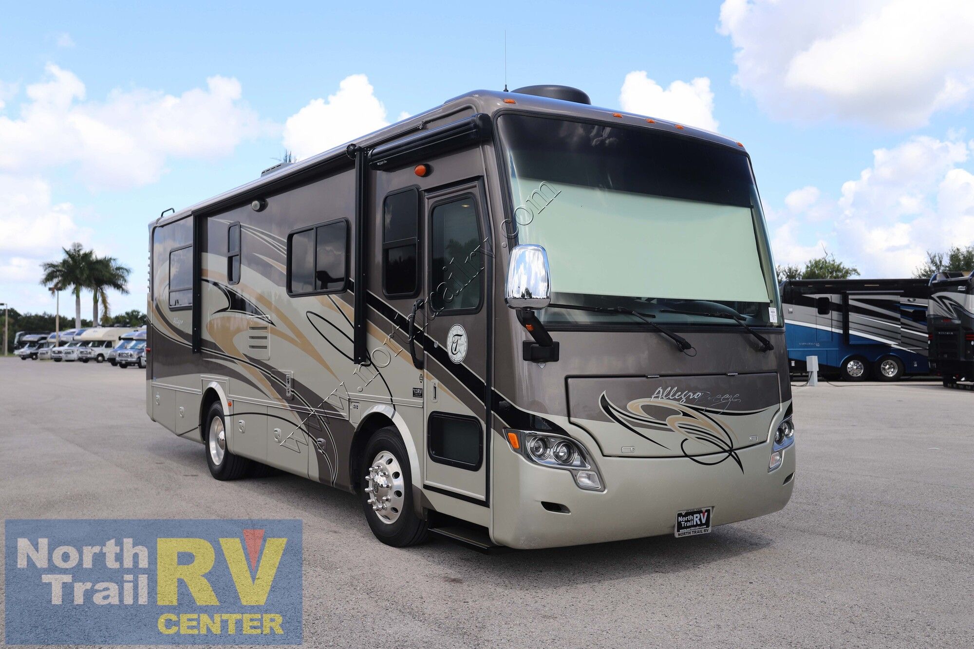 Used 2011 Tiffin Motor Homes Breeze 28BR Class A  For Sale