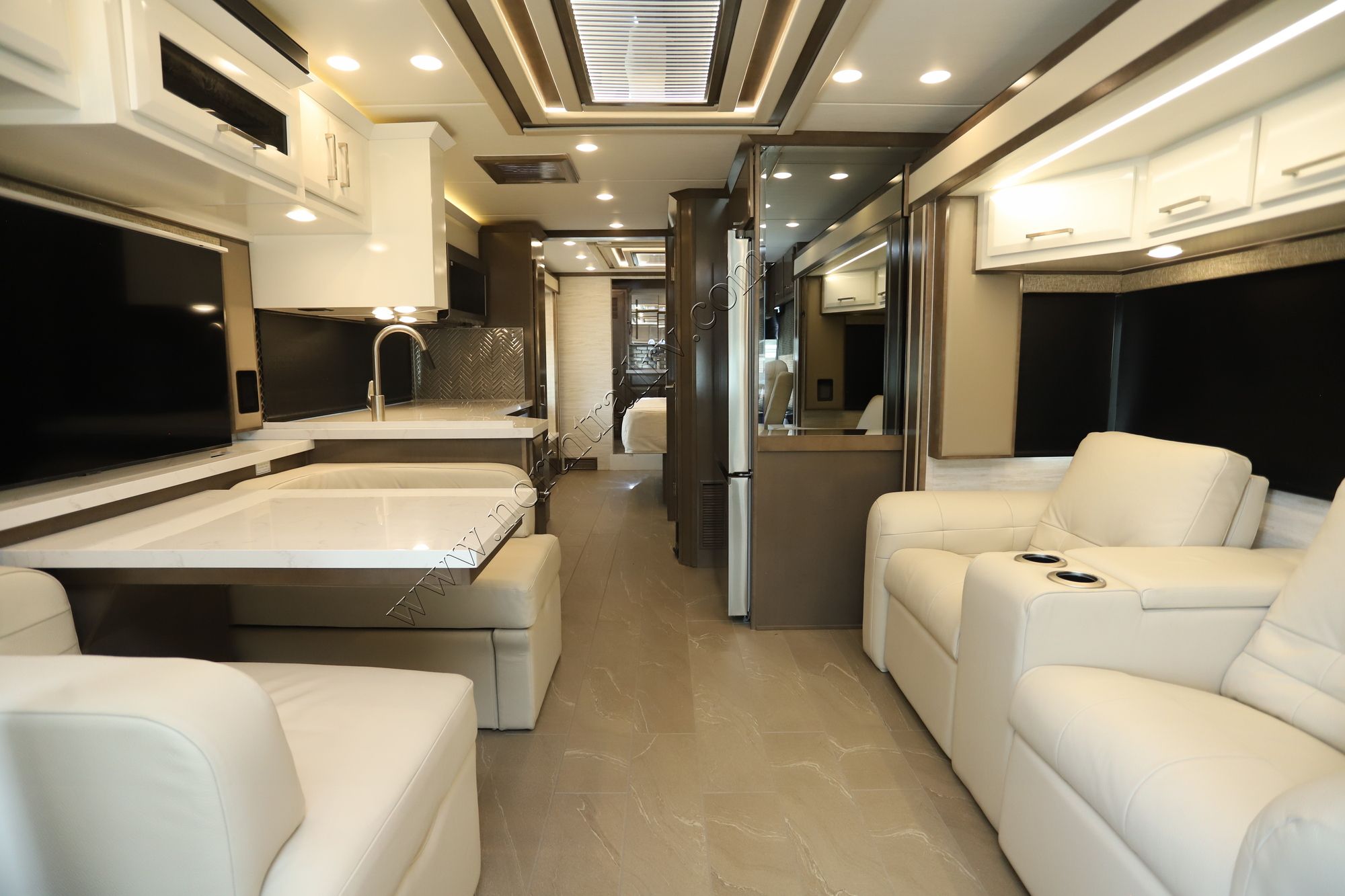 New 2025 Newmar New Aire 3547 Class A  For Sale