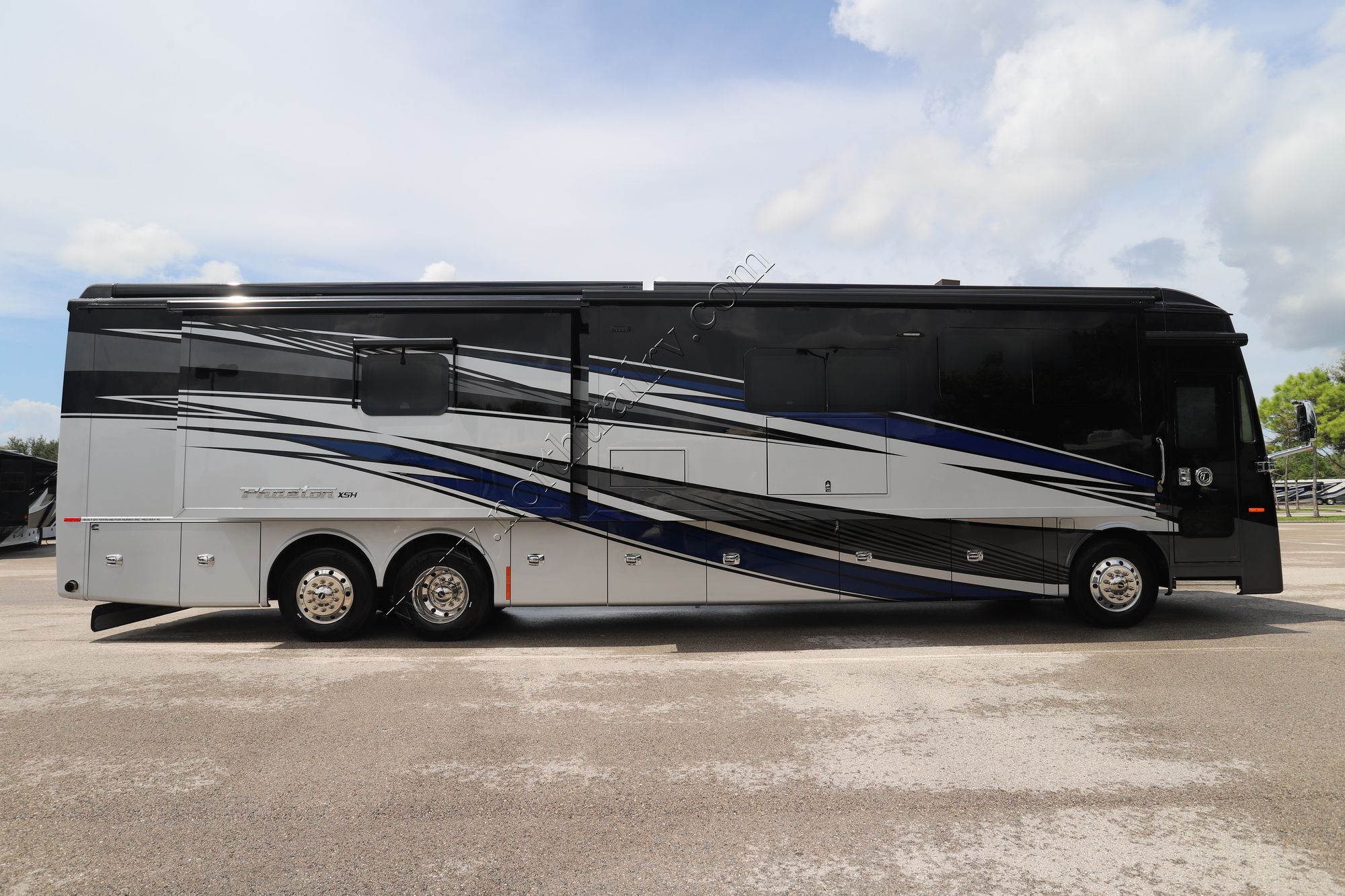 New 2025 Tiffin Motor Homes Phaeton 44OH Class A  For Sale