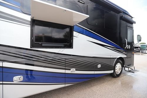 2025 Tiffin Motor Homes Phaeton 44OH