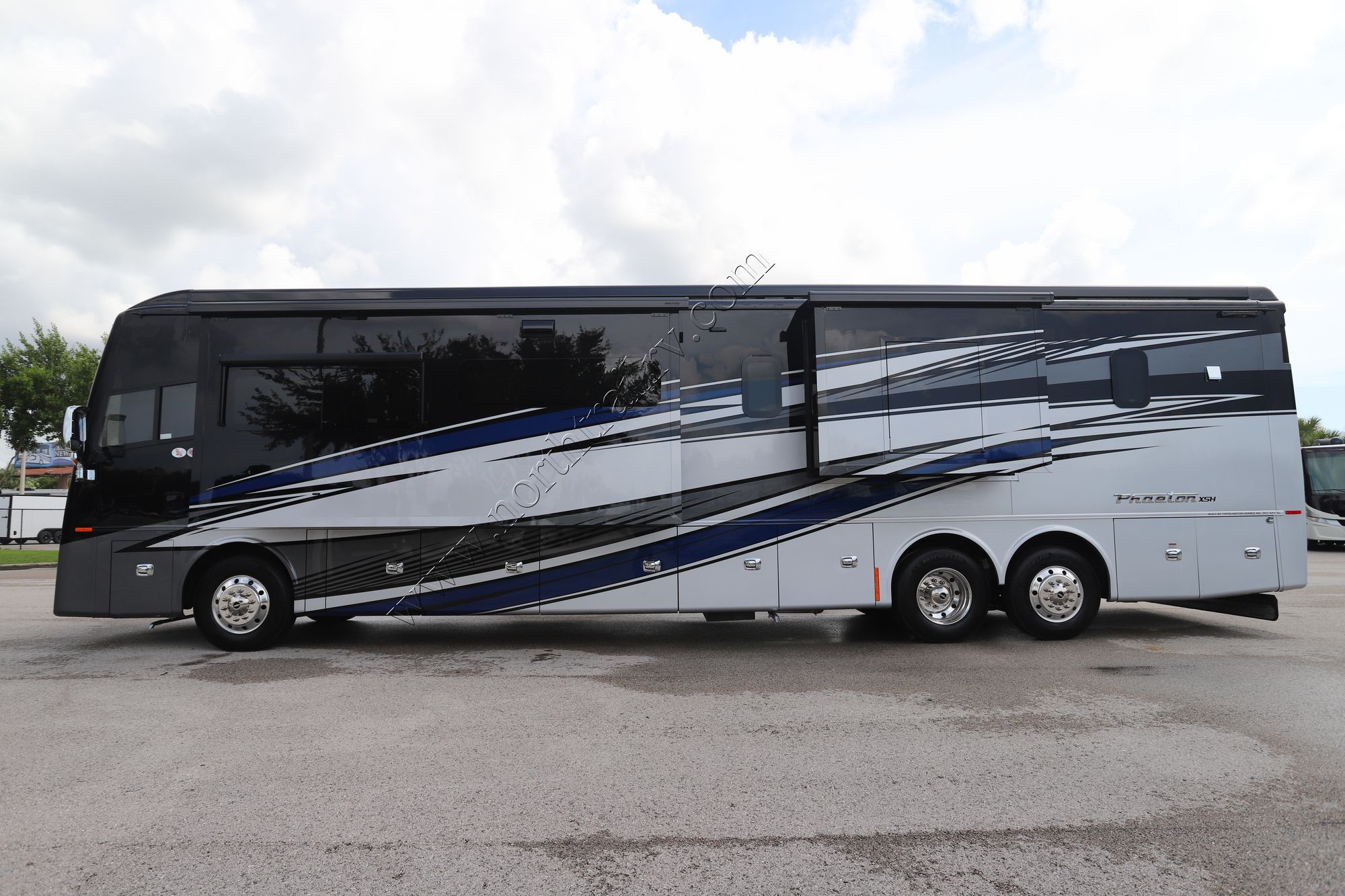 New 2025 Tiffin Motor Homes Phaeton 44OH Class A  For Sale