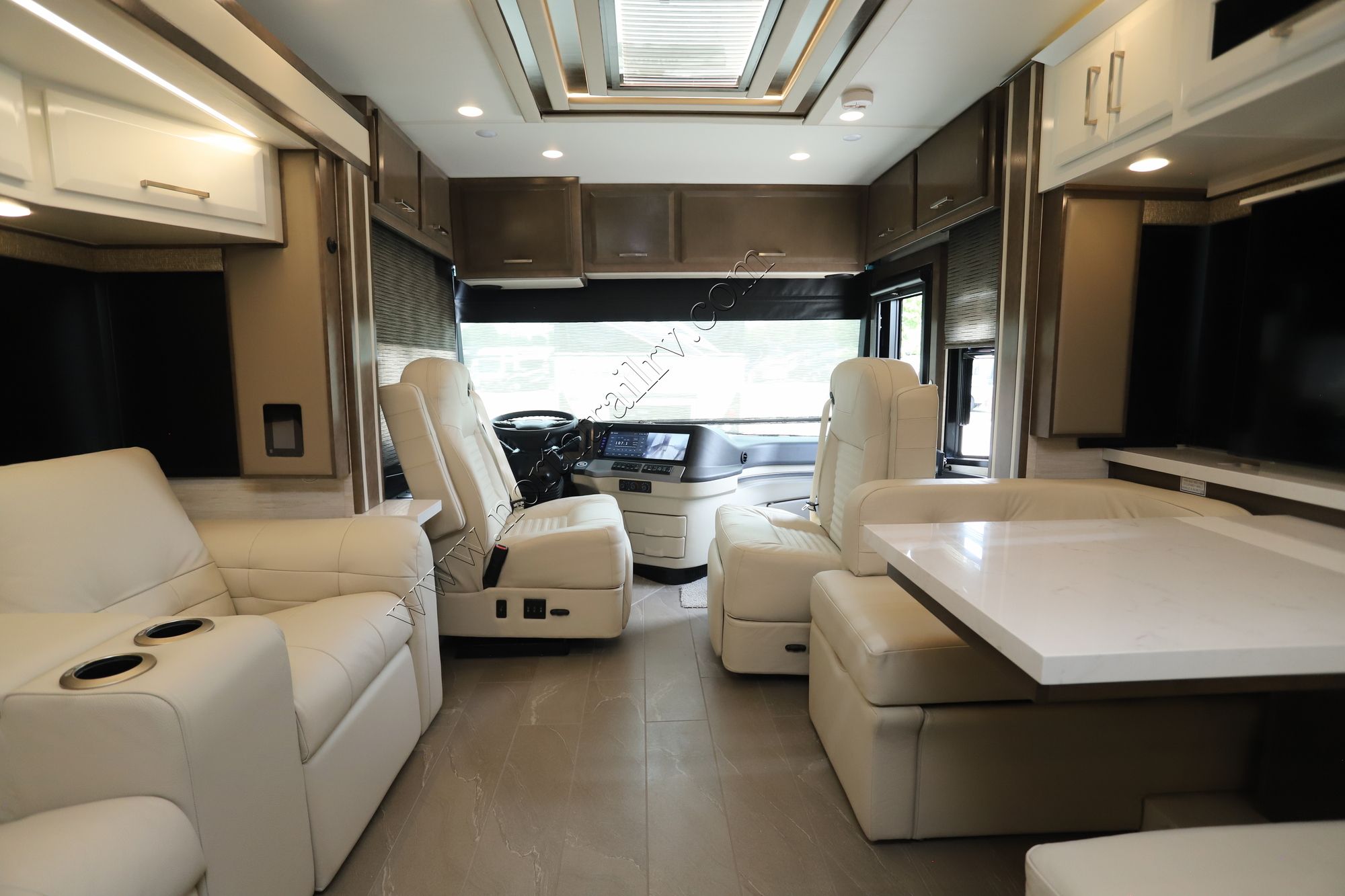 New 2025 Newmar New Aire 3547 Class A  For Sale