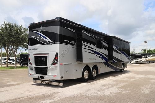 2025 Tiffin Motor Homes Phaeton 44OH