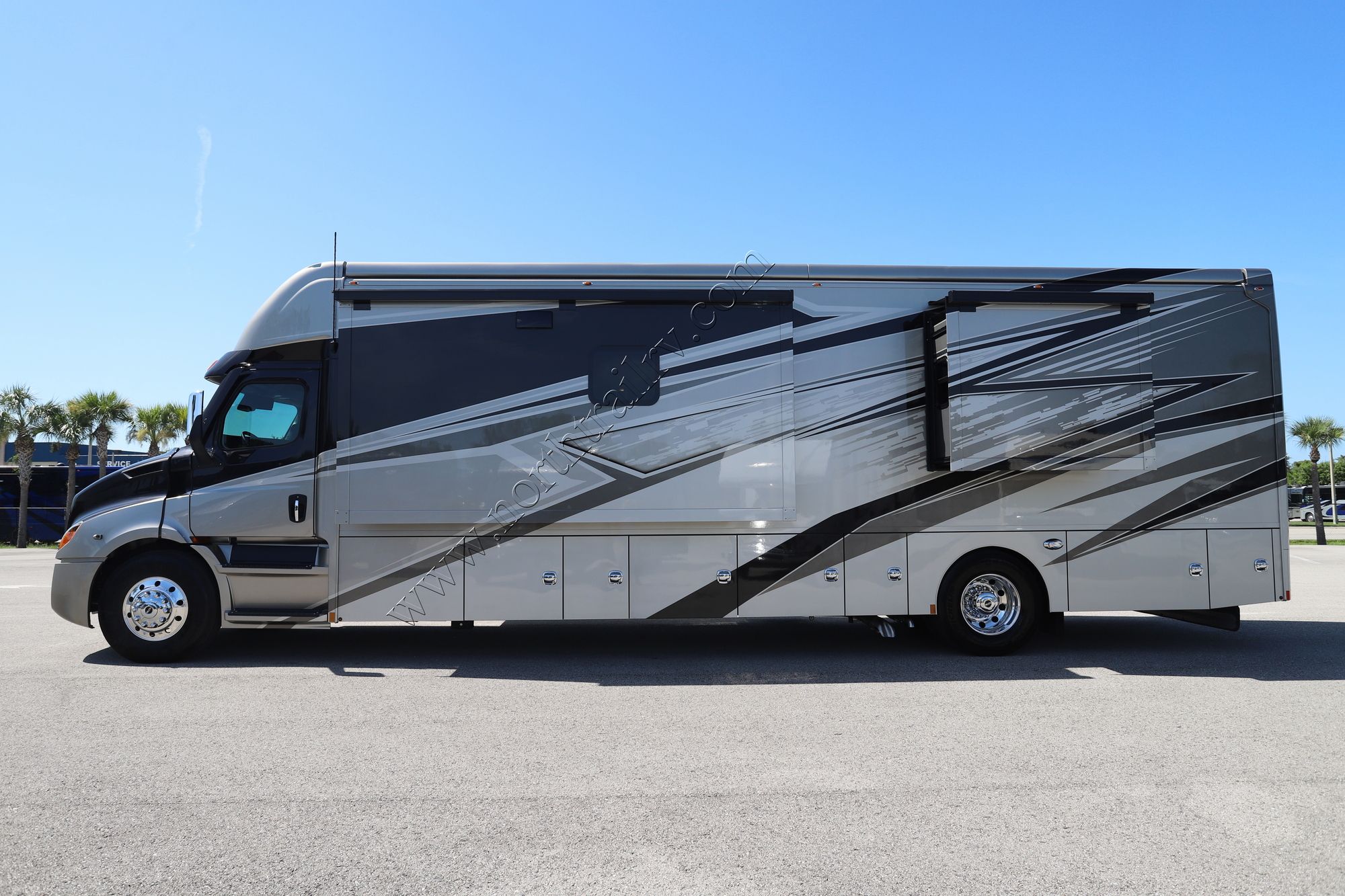 New 2025 Renegade Rv Explorer 40ERB Super C  For Sale