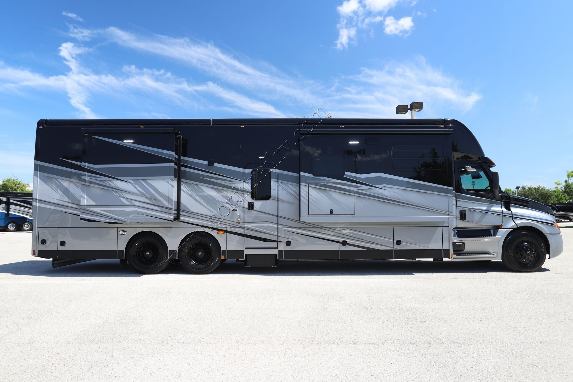 New 2025 Renegade Rv Xl 45DBM Super C  For Sale