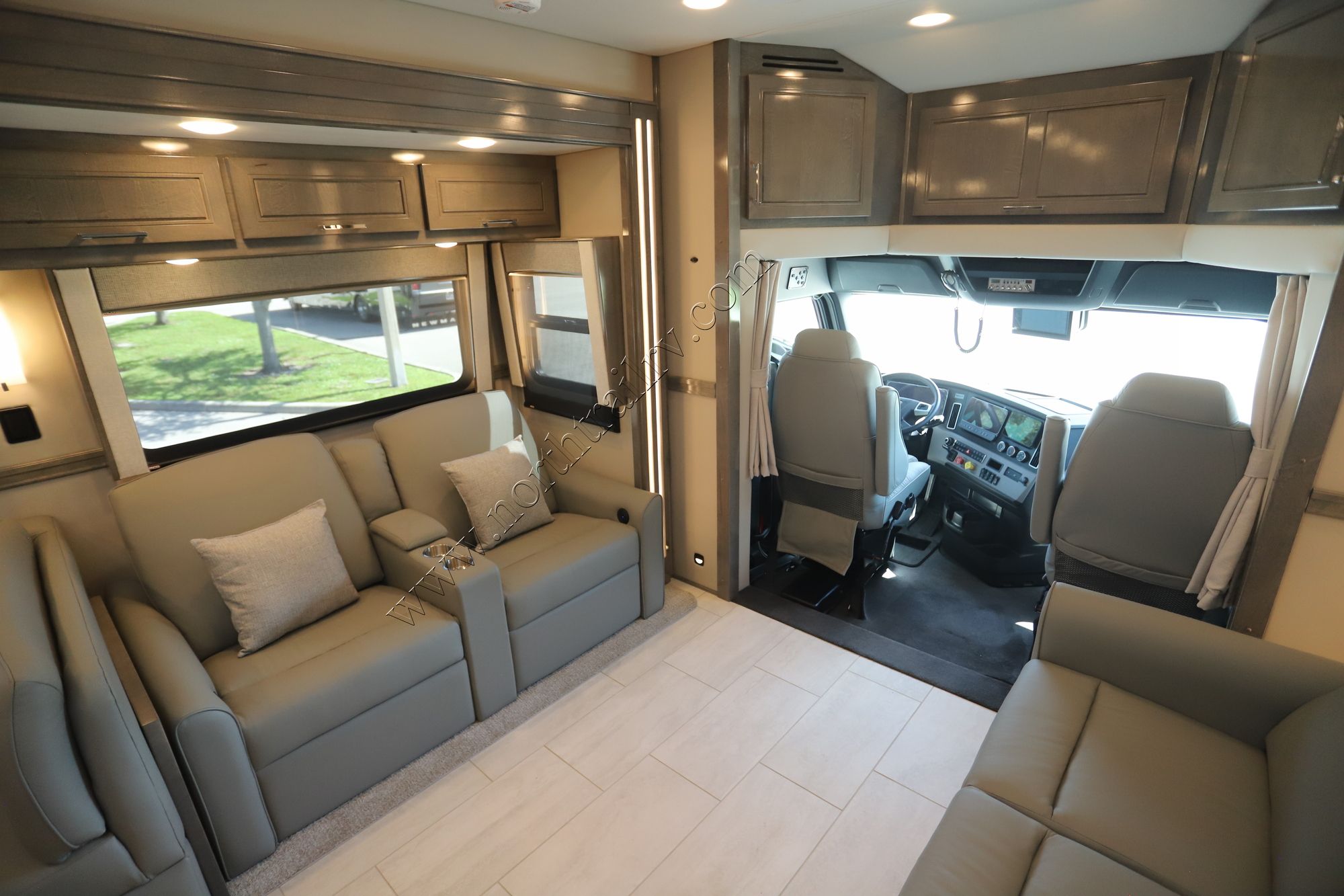 New 2025 Renegade Rv Xl 45DBM Super C  For Sale