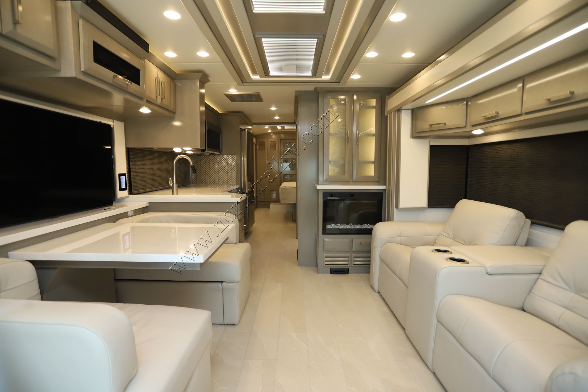 New 2025 Newmar New Aire 3543 Class A  For Sale