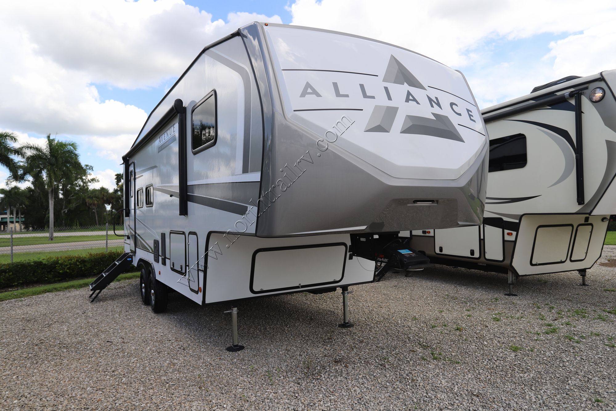 Used 2024 Alliance Avenue All-Access 26RD Fifth Wheel  For Sale