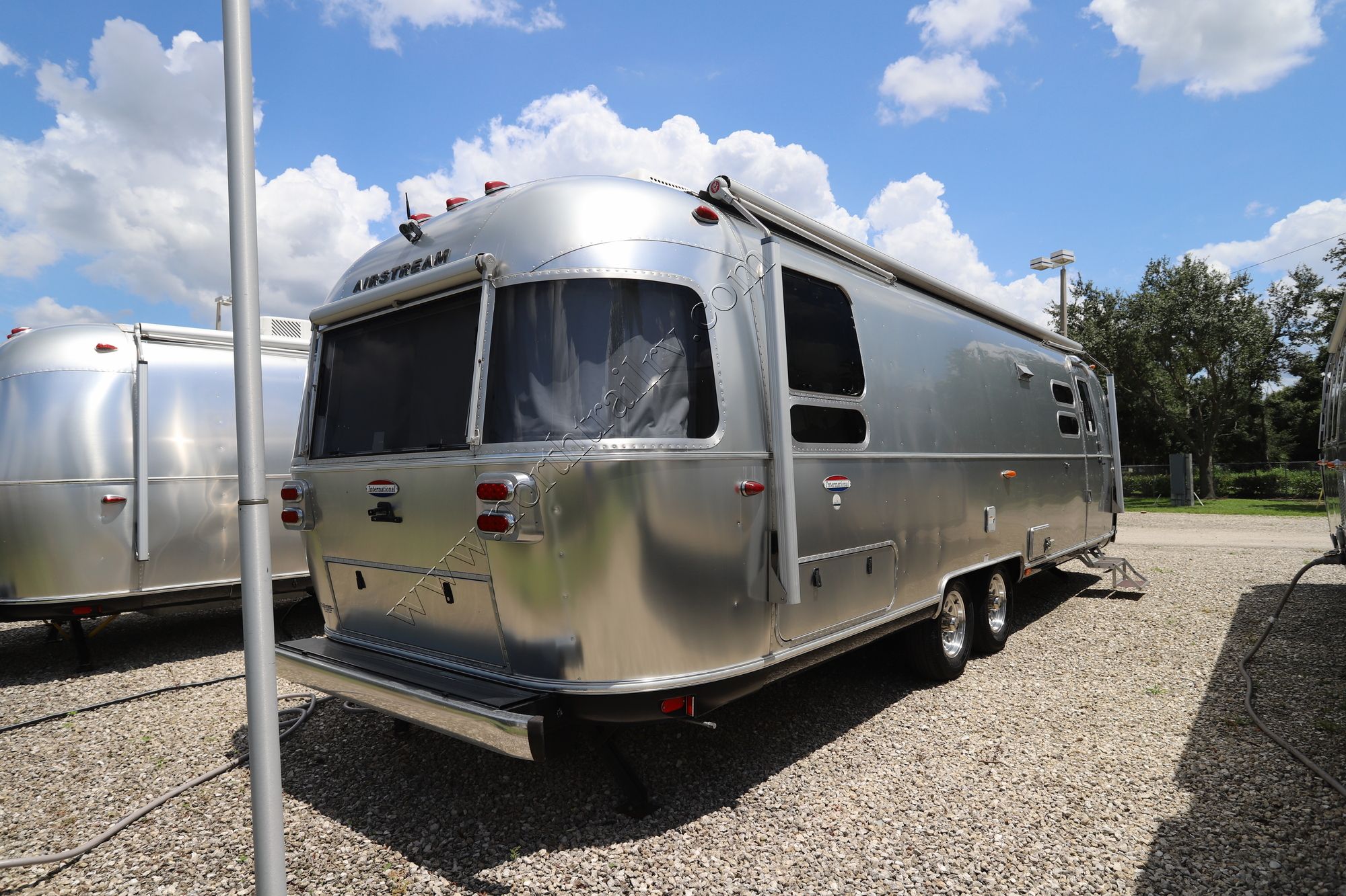 2019 Airstream Intl Serenity 30RB TWIN Travel Trailer Used  For Sale