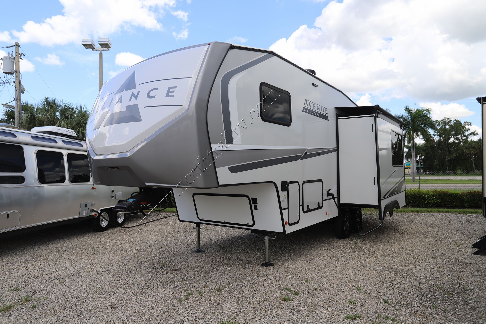 Used 2024 Alliance Avenue All-Access 26RD Fifth Wheel  For Sale