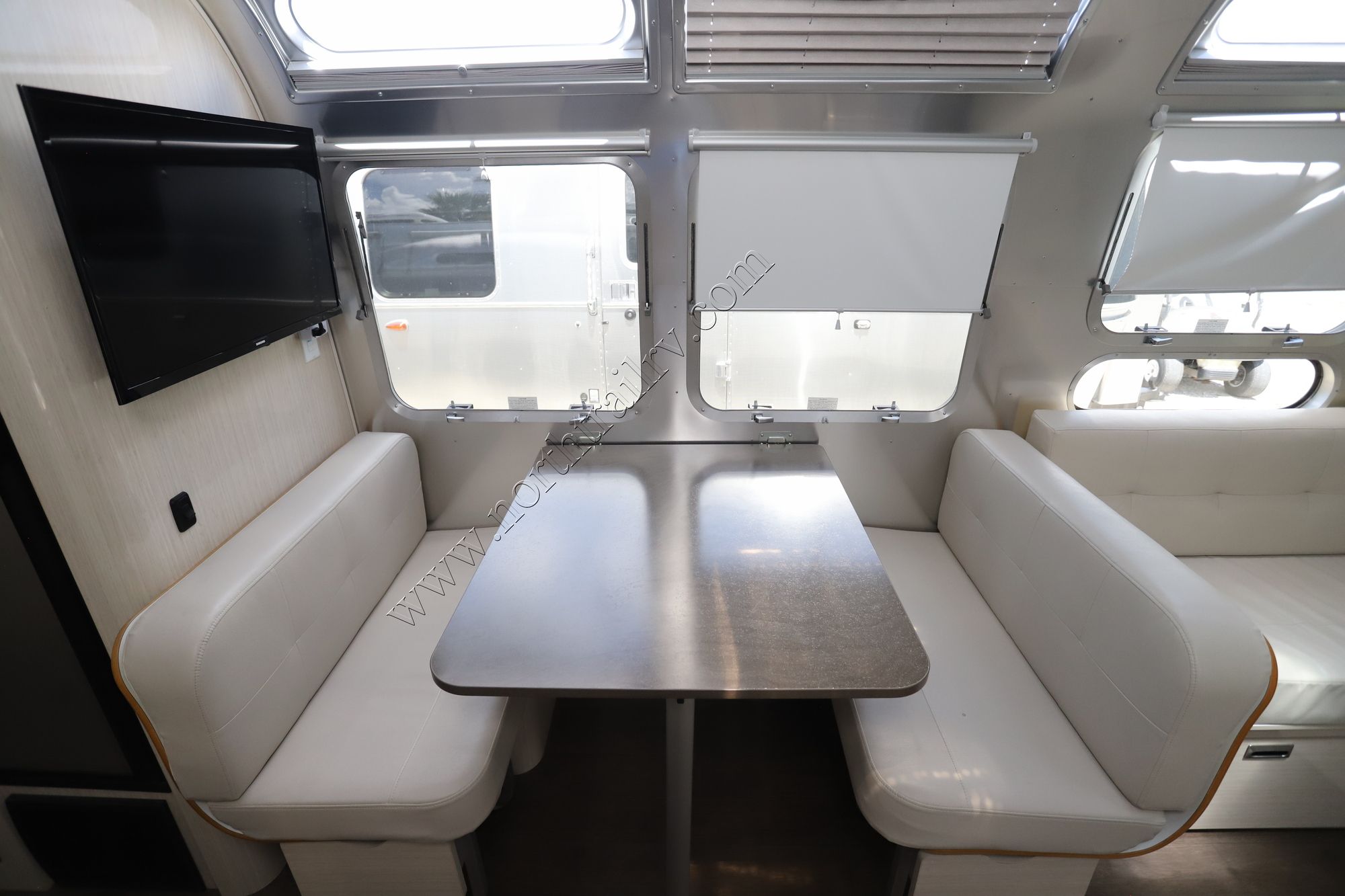 2019 Airstream Intl Serenity 30RB TWIN Travel Trailer Used  For Sale