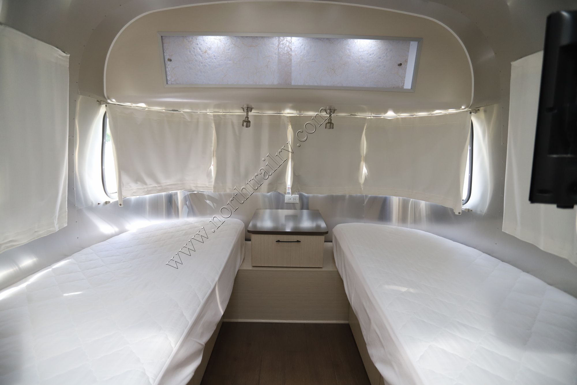 2019 Airstream Intl Serenity 30RB TWIN Travel Trailer Used  For Sale