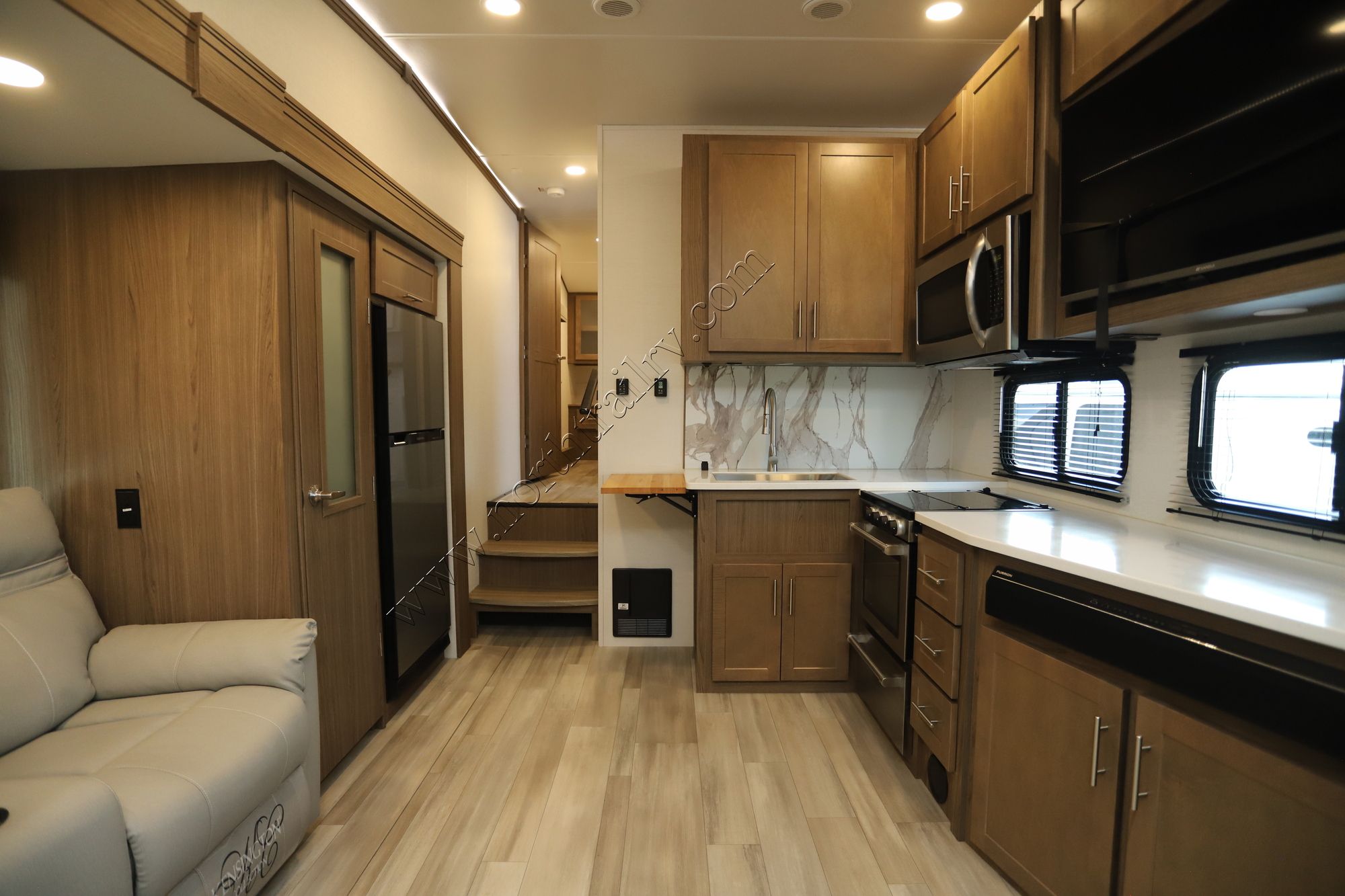 Used 2024 Alliance Avenue All-Access 26RD Fifth Wheel  For Sale