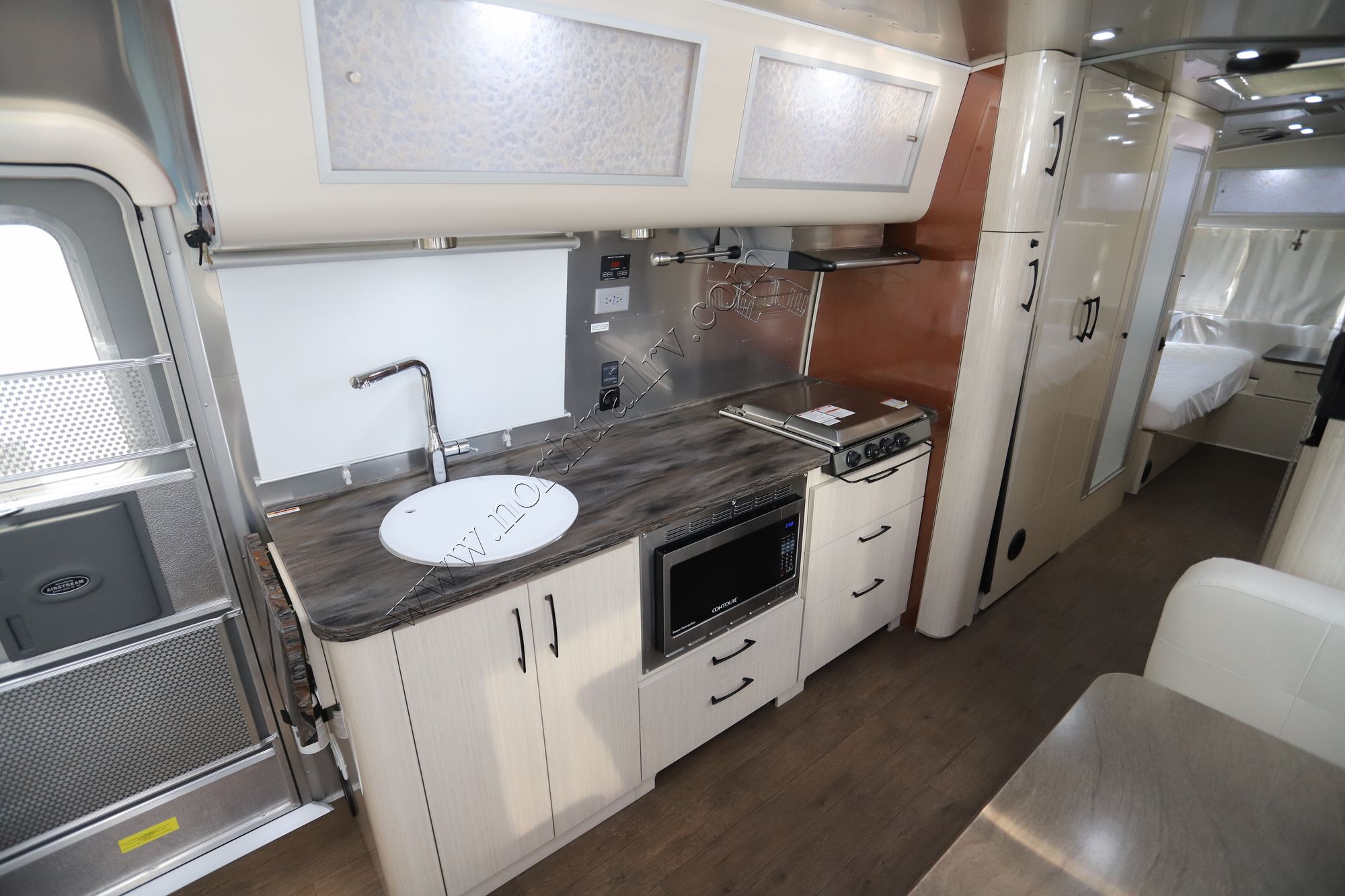 2019 Airstream Intl Serenity 30RB TWIN Travel Trailer Used  For Sale