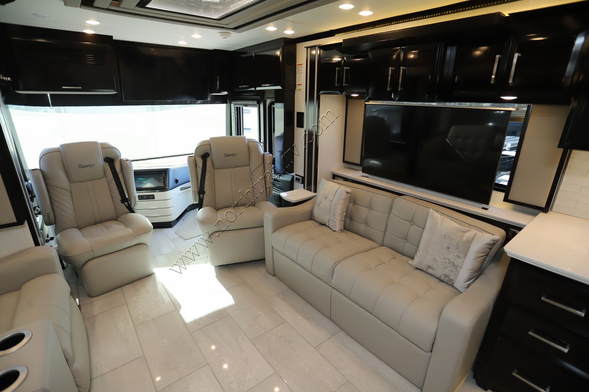 New 2025 Newmar Essex 4551 Class A  For Sale