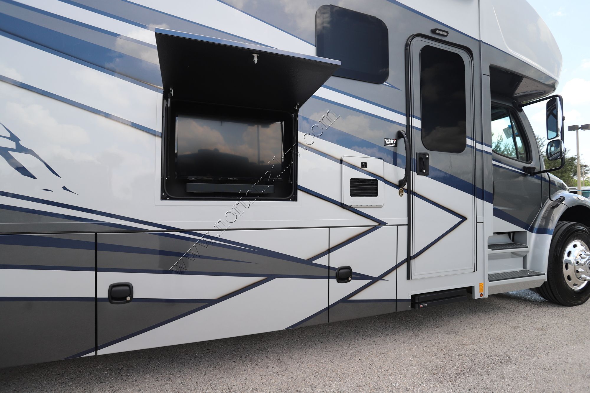 New 2025 Renegade Rv Valencia 36SB Super C  For Sale