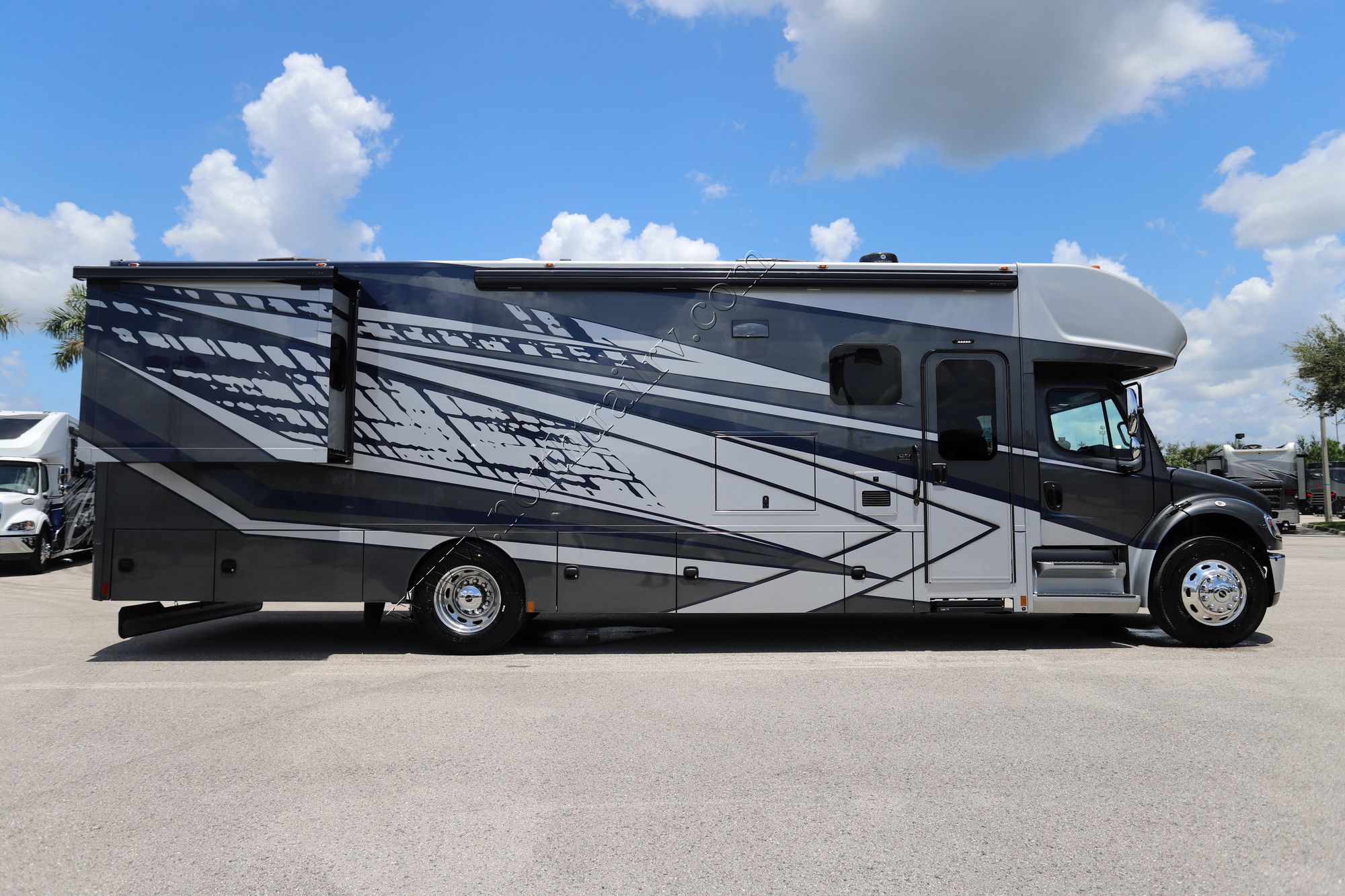 New 2025 Renegade Rv Valencia 36SB Super C  For Sale