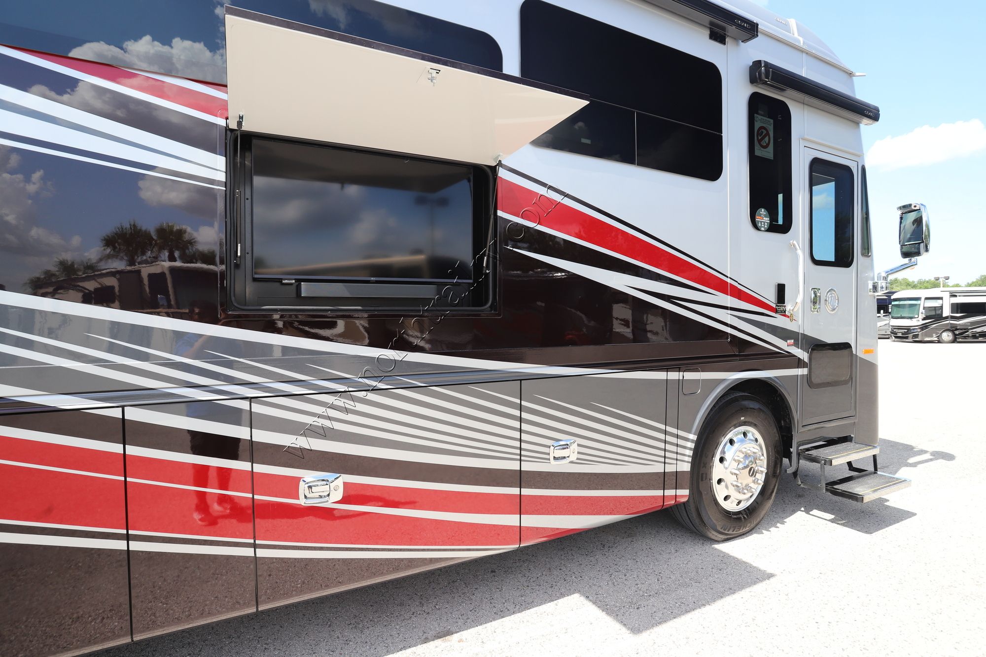 New 2025 Tiffin Motor Homes Phaeton 37BH Class A  For Sale