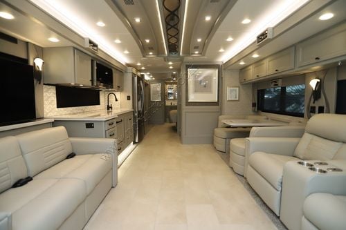 2025 Tiffin Motor Homes Phaeton 37BH