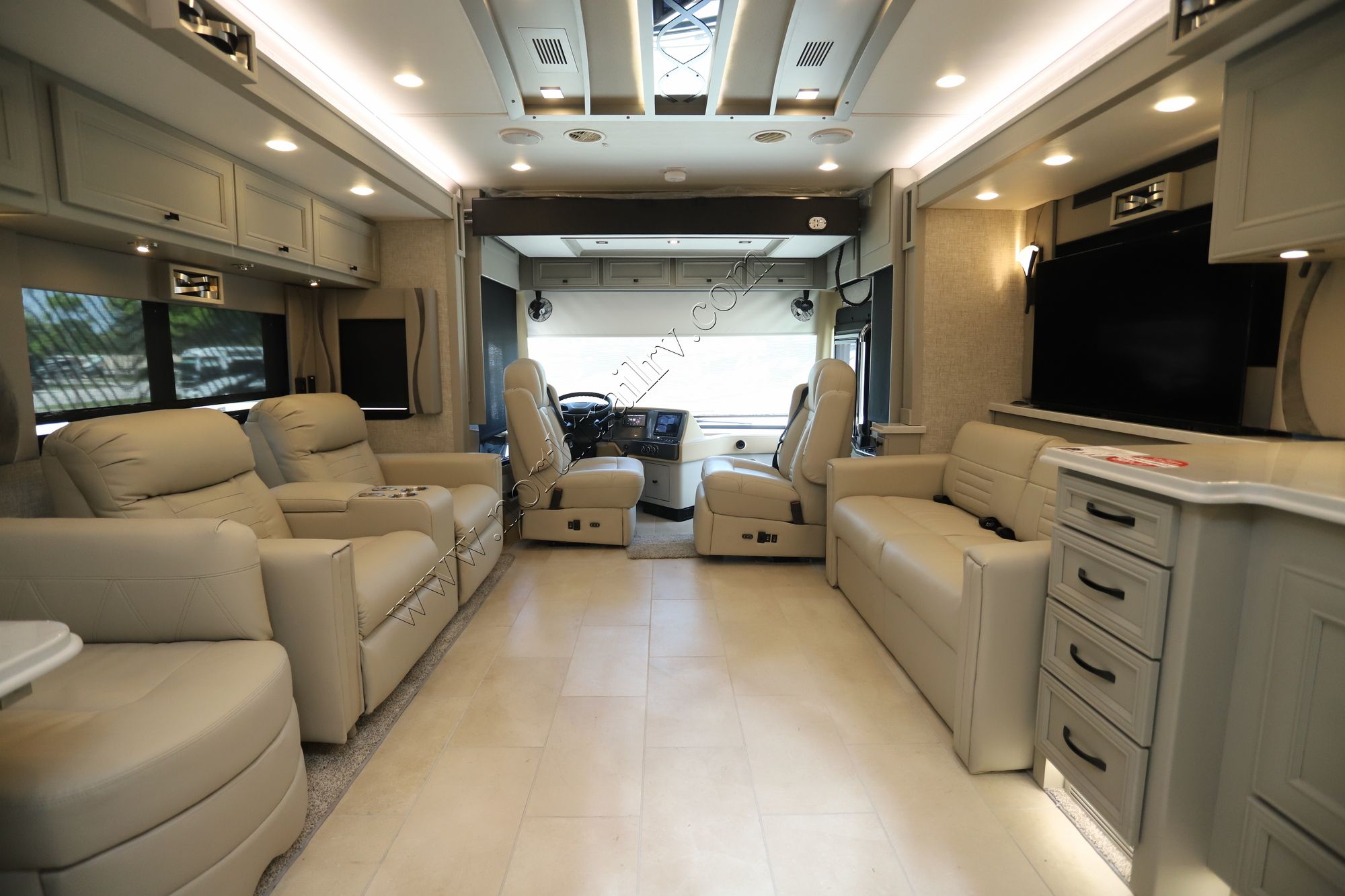 New 2025 Tiffin Motor Homes Phaeton 37BH Class A  For Sale