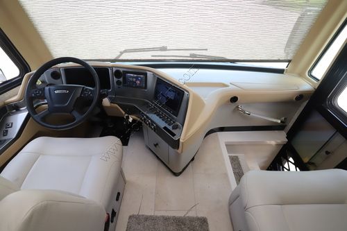 2025 Tiffin Motor Homes Phaeton 37BH