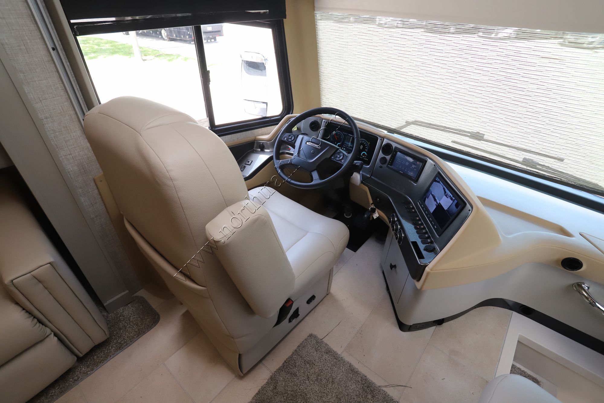 New 2025 Tiffin Motor Homes Phaeton 37BH Class A  For Sale