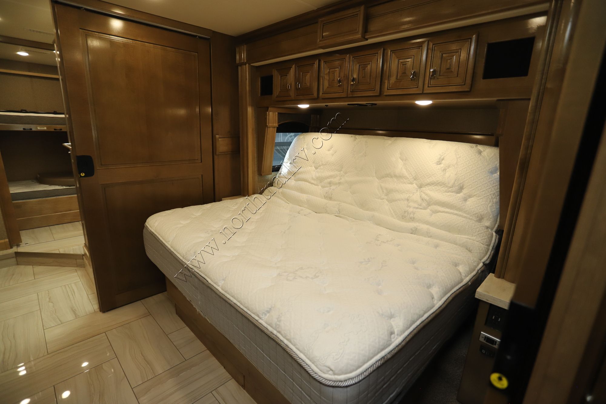 Used 2019 Fleetwood Discovery Lxe 44B Class A  For Sale