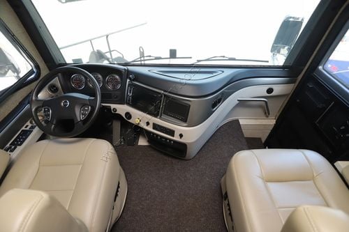 2019 Fleetwood Discovery Lxe 44B