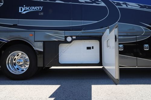 2019 Fleetwood Discovery Lxe 44B