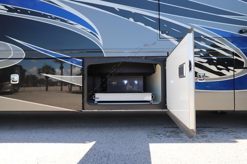 2019 Fleetwood Discovery Lxe 44B