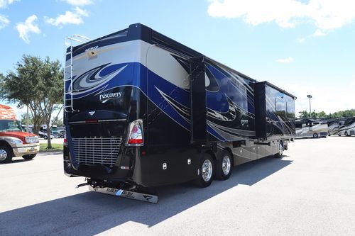 2019 Fleetwood Discovery Lxe 44B