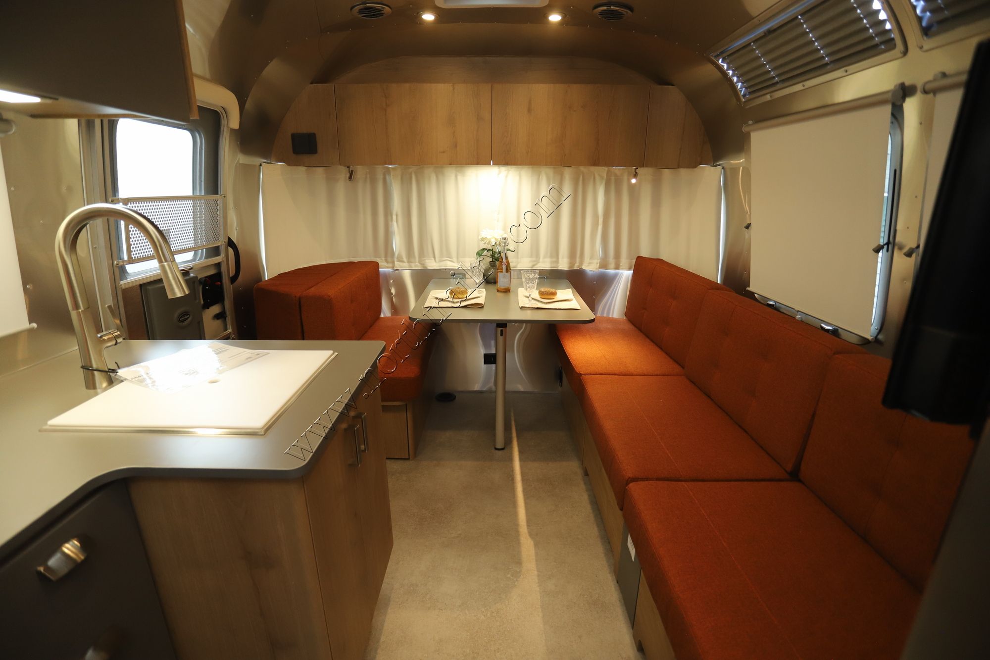 2024 Airstream Trade Wind 25FB Travel Trailer New  For Sale