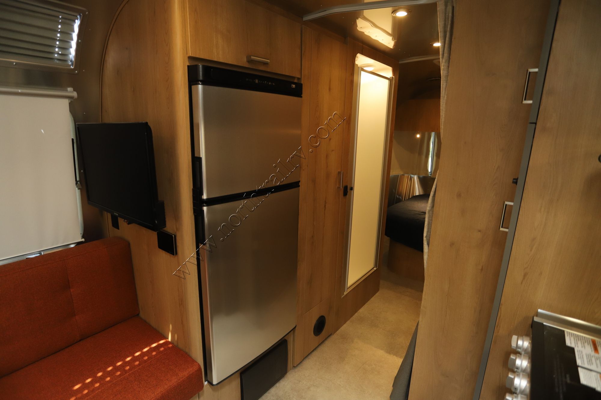 2024 Airstream Trade Wind 25FB Travel Trailer New  For Sale