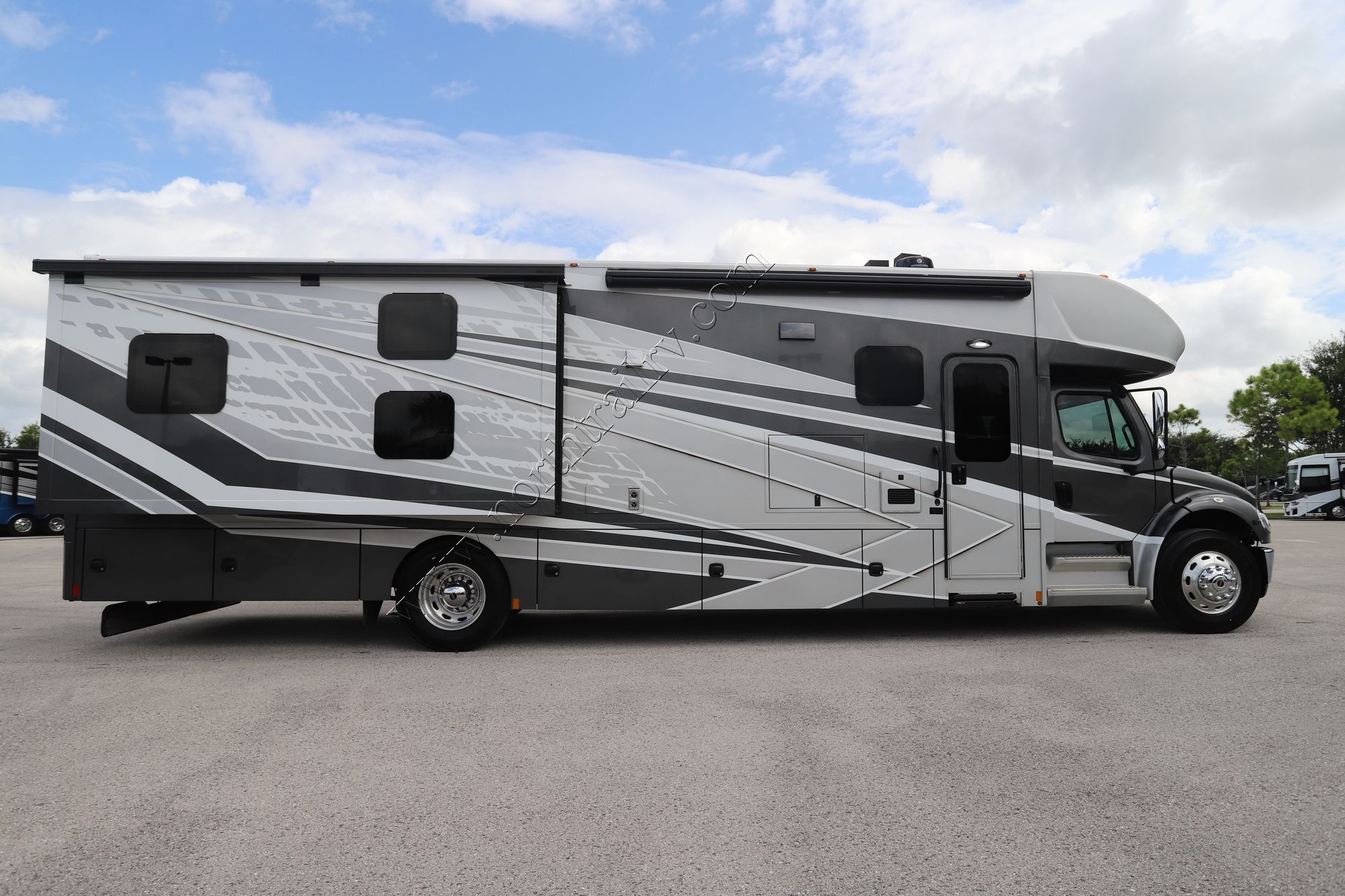 Used 2023 Renegade Rv Valencia 38BB Super C  For Sale