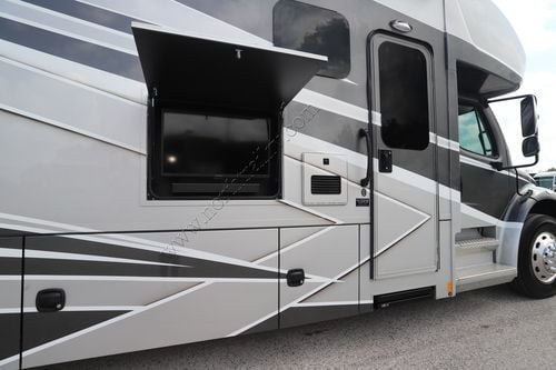 2023 Renegade Rv Valencia 38BB