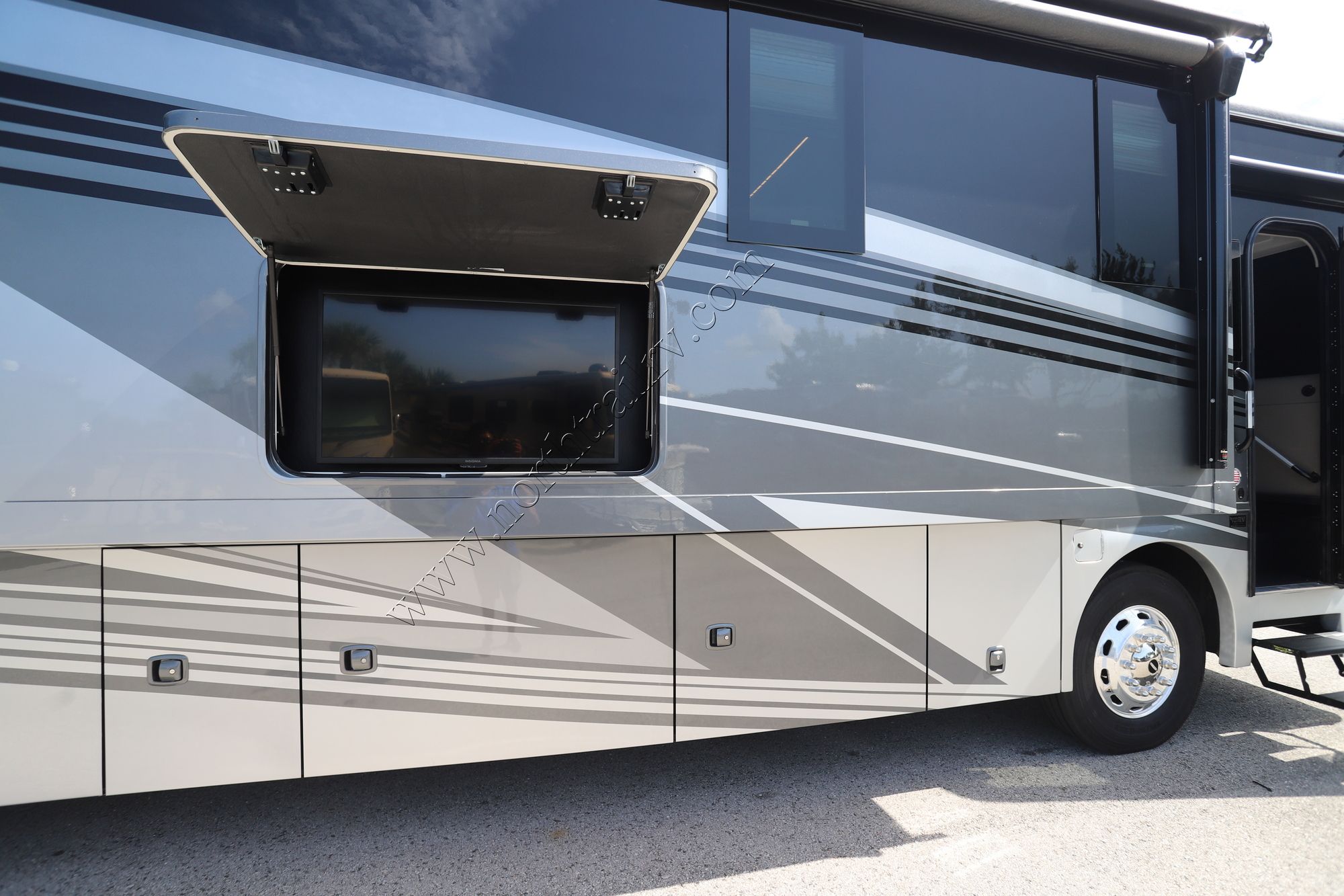 Used 2024 Coachmen Sportscoach 402TS Class A  For Sale