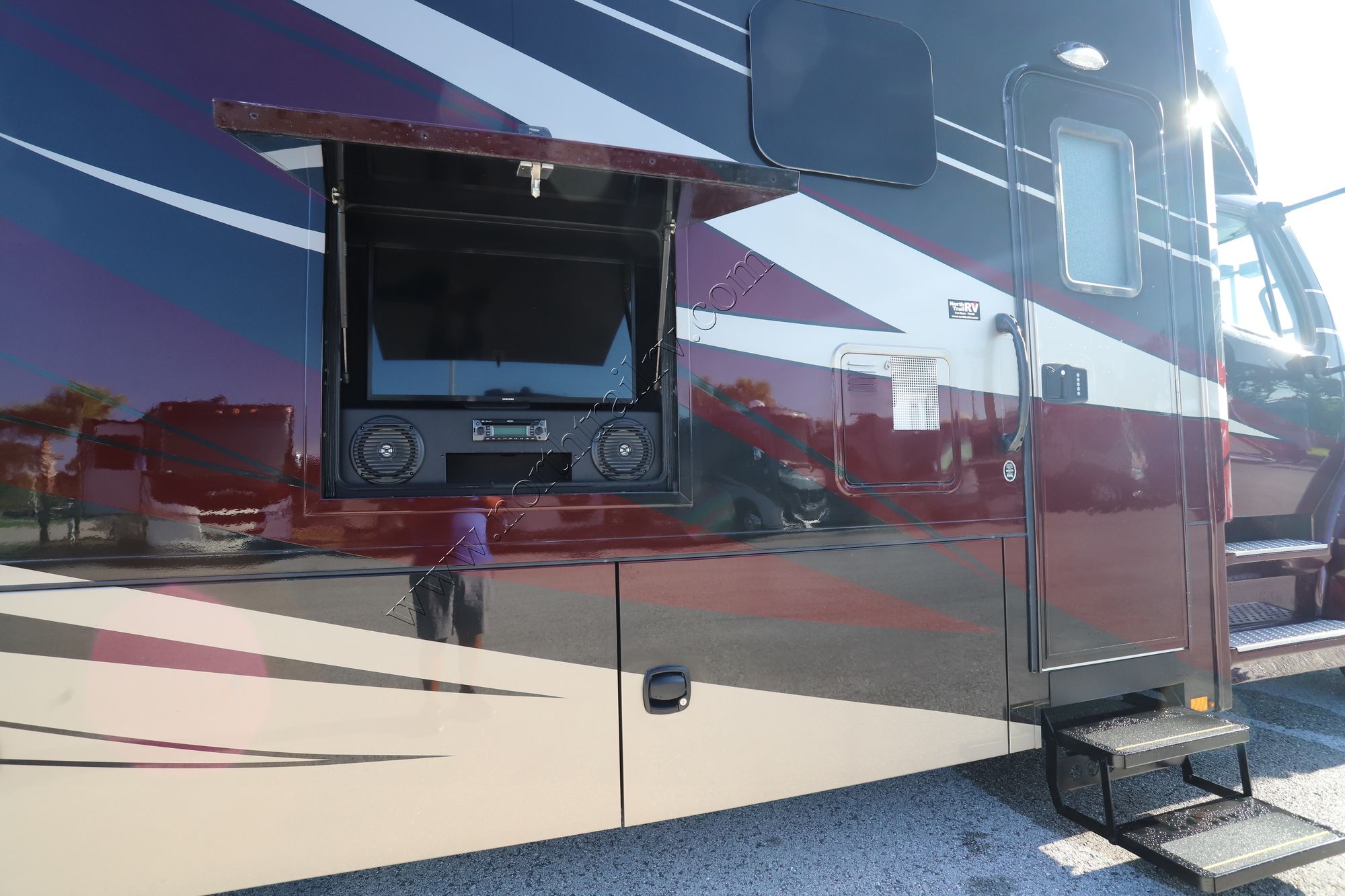 Used 2019 Renegade Rv Verona 40VBH Super C  For Sale