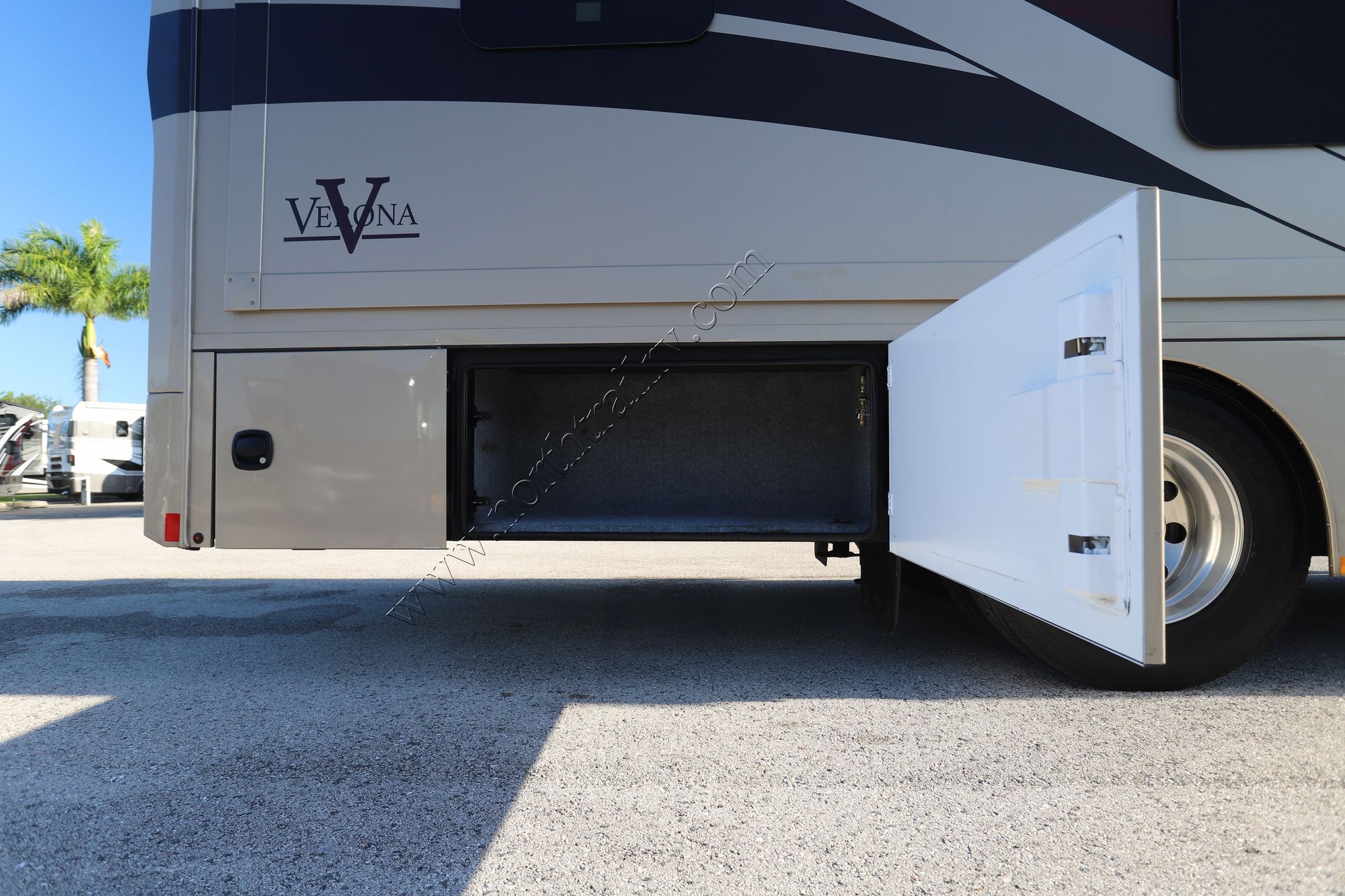 Used 2019 Renegade Rv Verona 40VBH Super C  For Sale