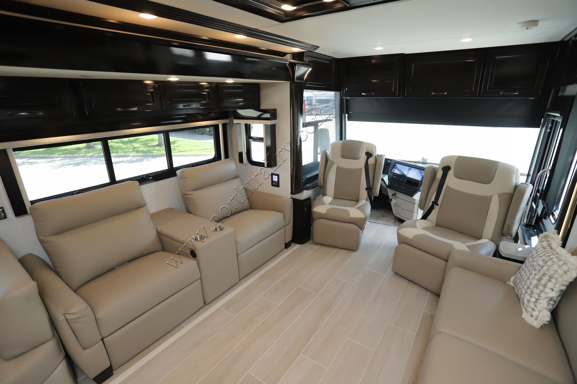 New 2025 Newmar Dutch Star 4325 Class A  For Sale