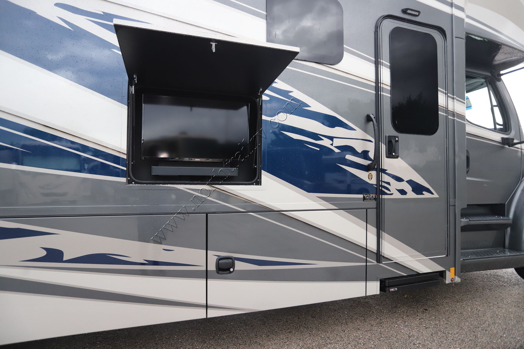 New 2025 Renegade Rv Verona 40VRB Super C  For Sale