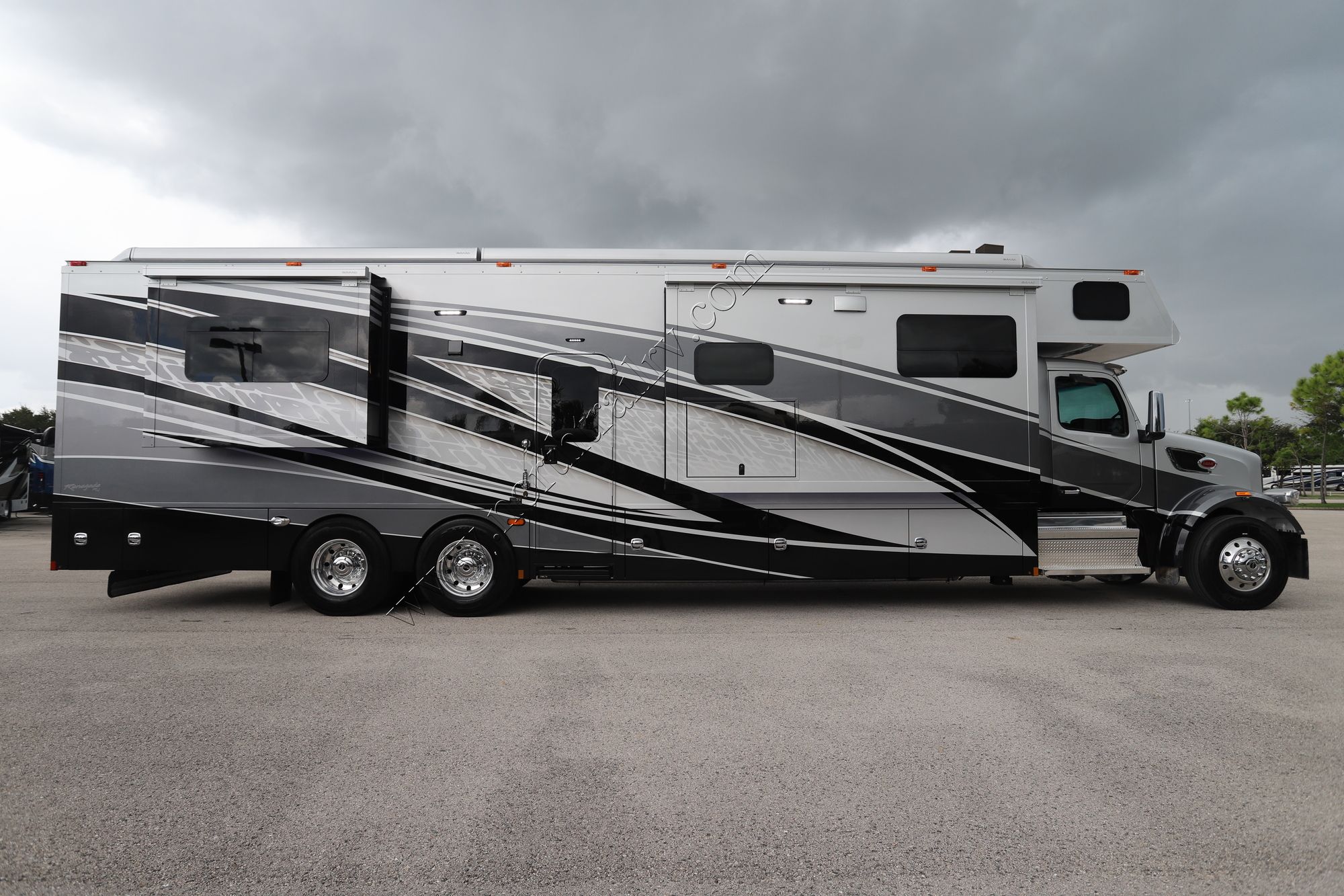 New 2025 Renegade Rv Classic 45CMR Super C  For Sale