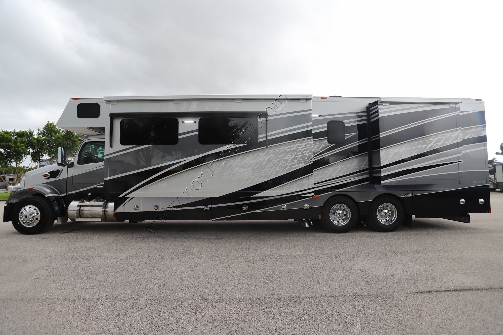 New 2025 Renegade Rv Classic 45CMR Super C  For Sale