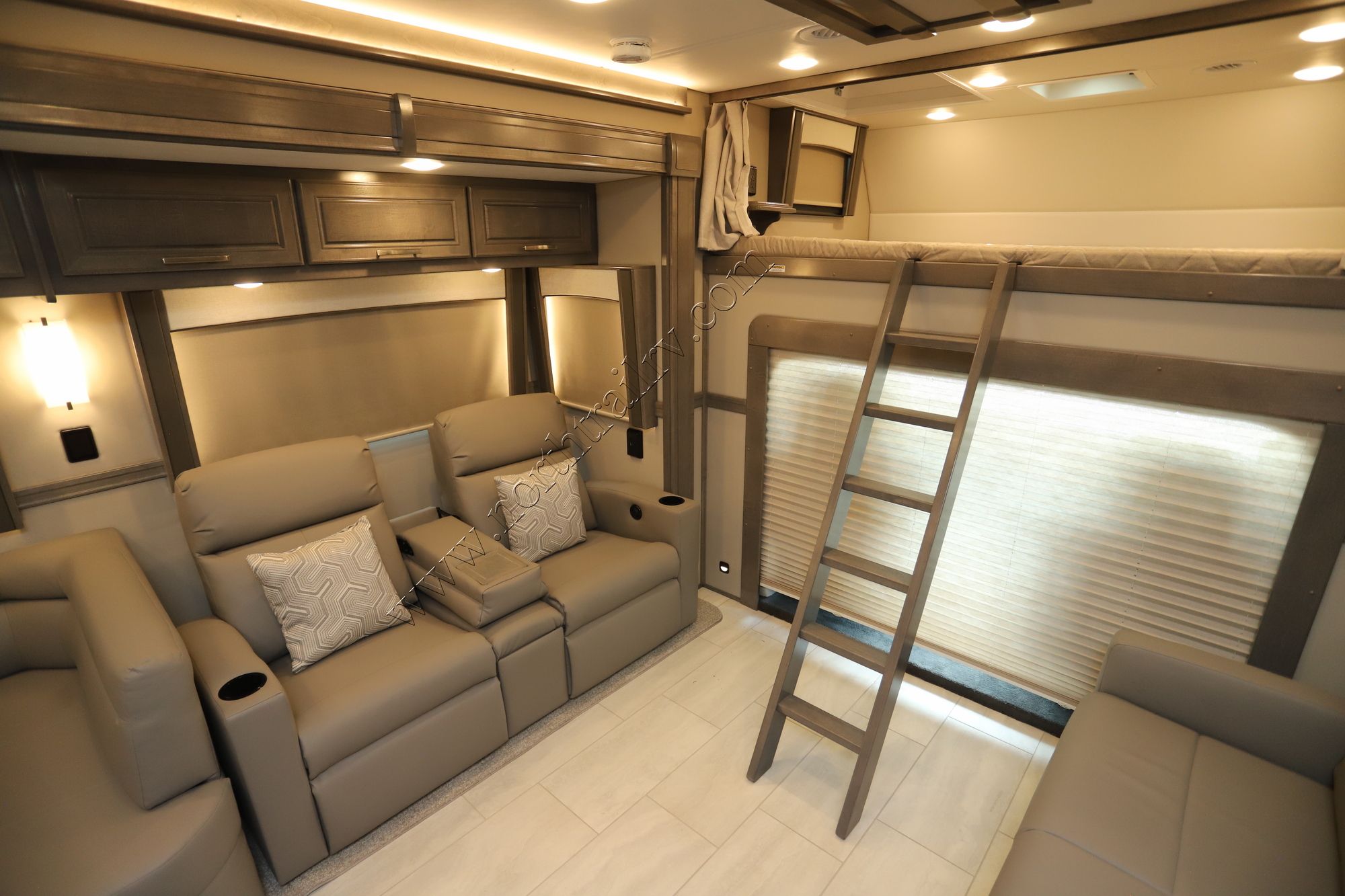 New 2025 Renegade Rv Classic 45CMR Super C  For Sale