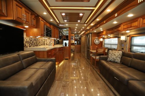 2018 Newmar Mountain Aire 4047