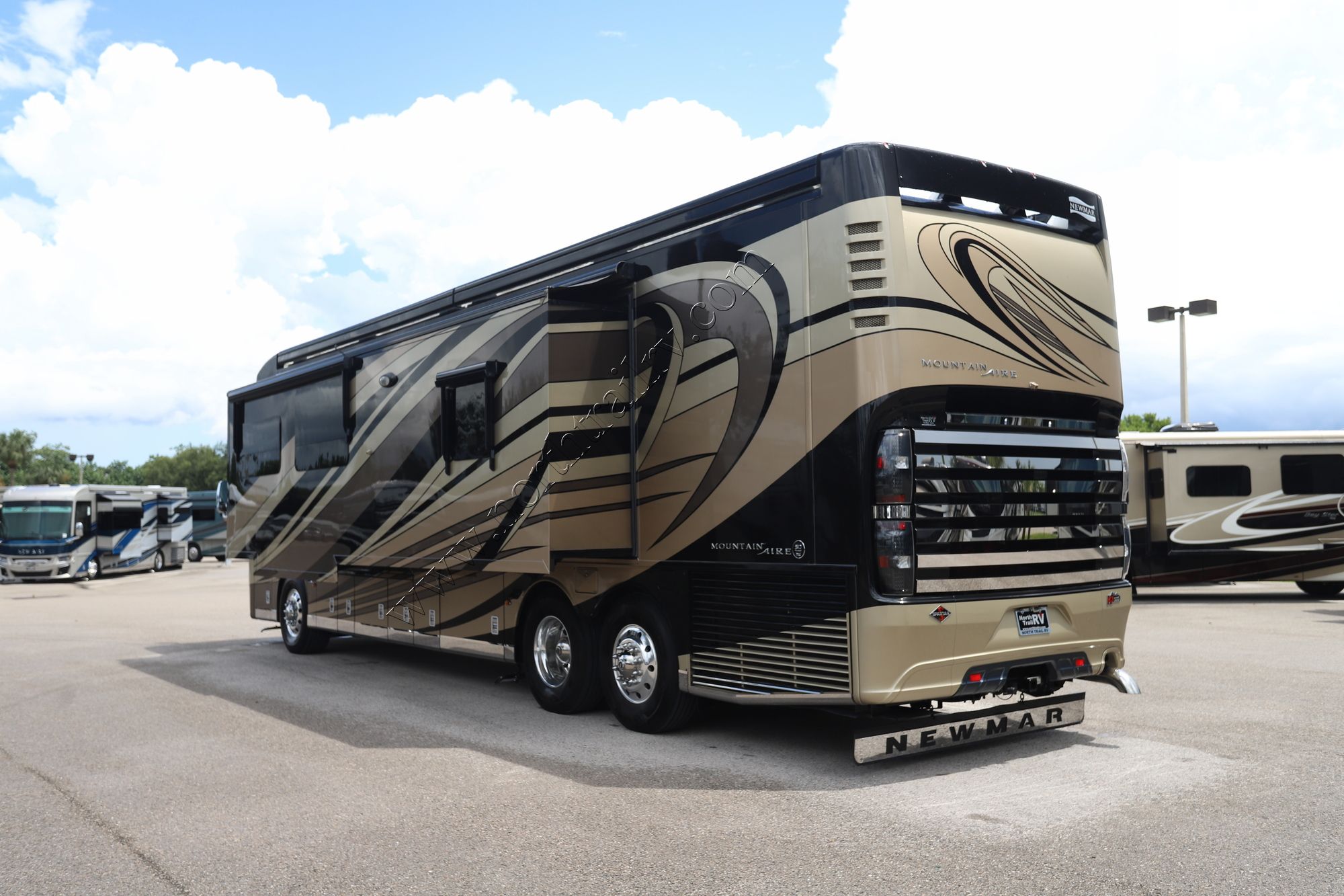 Used 2018 Newmar Mountain Aire 4047 Class A  For Sale