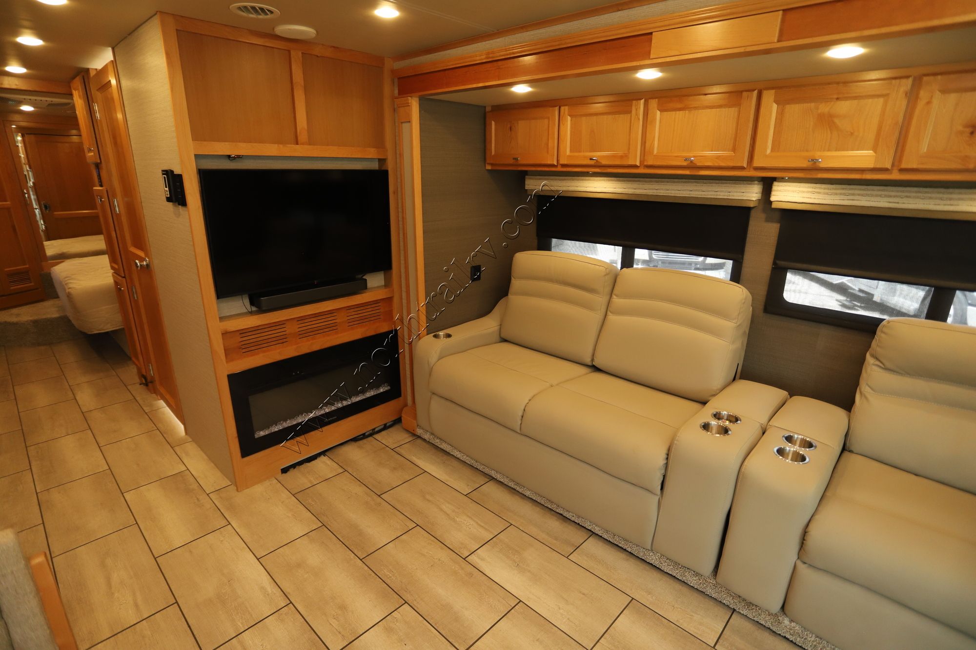 Used 2022 Tiffin Motor Homes Allegro Red 33AL Class A  For Sale