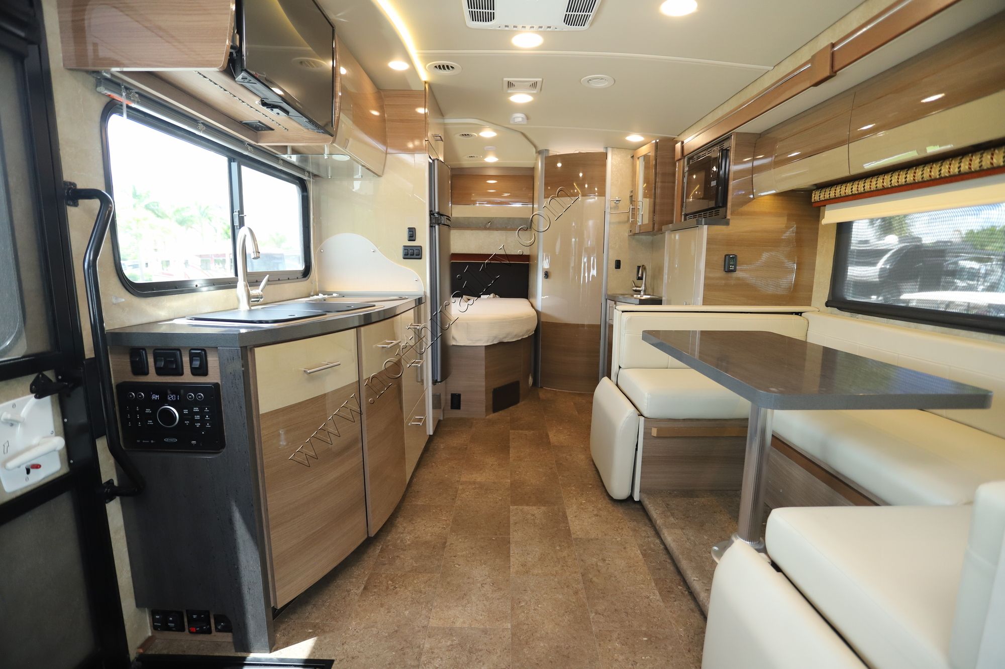 Used 2017 Winnebago View 24J Class C  For Sale